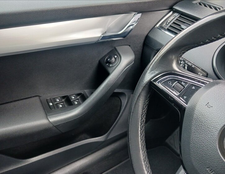 Škoda Octavia Sedan / Limuzína 1,6 l 85 kw