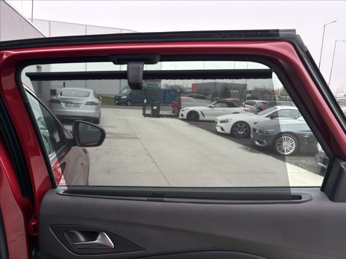 Opel Grandland X Sedan / Limuzína 1,2 l 96 kw