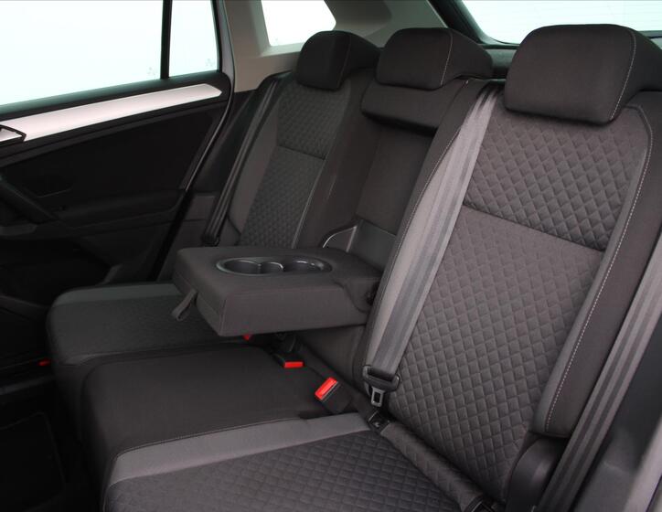 Volkswagen Tiguan 11