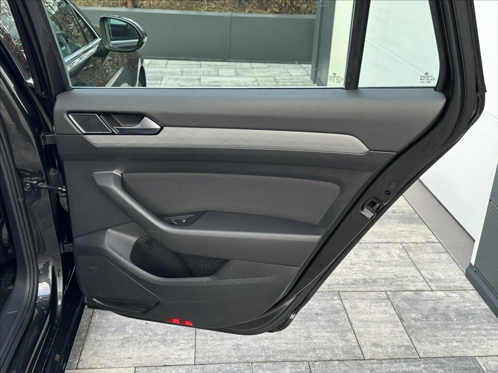 Volkswagen Passat Kombi 1,5 l 110 kw