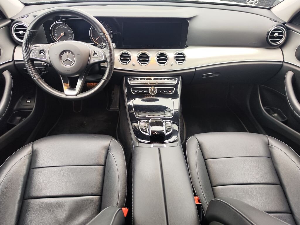 Mercedes-Benz Třídy E Sedan 3,0 l 190 kw