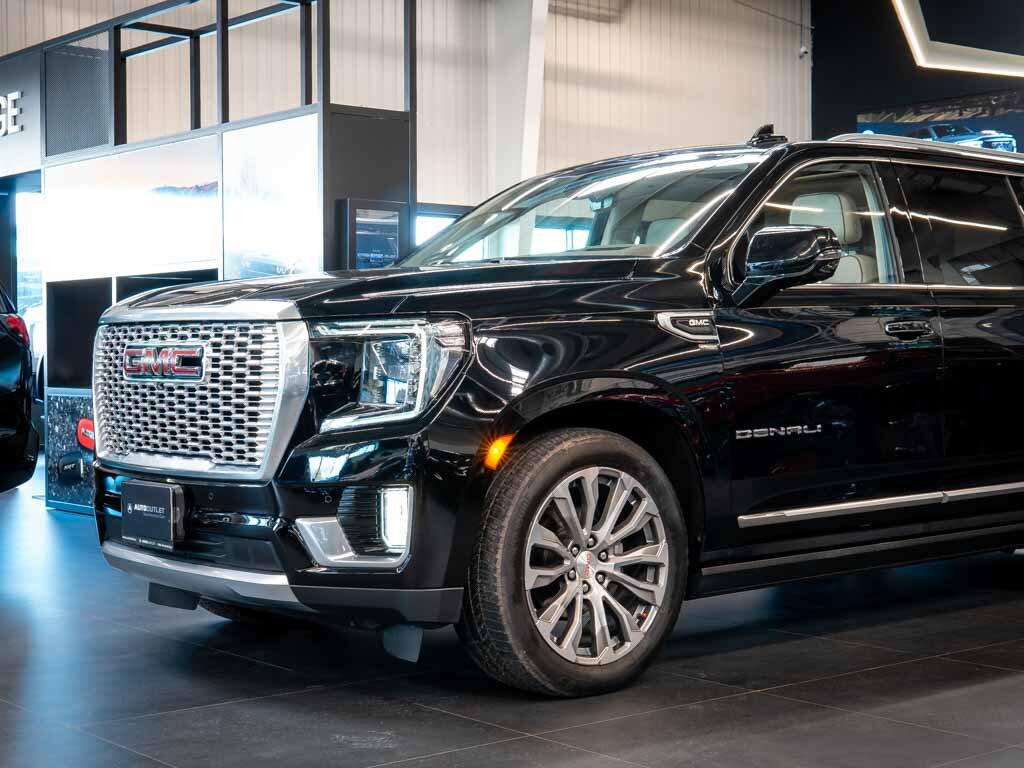 GMC Yukon SUV / Terénní 6,2 l 313 kw