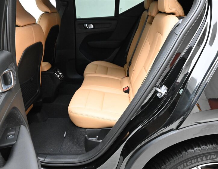 Volvo XC40 SUV 2,0 l 140 kw