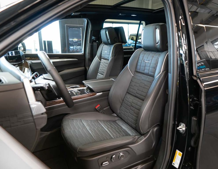 Cadillac Escalade 16