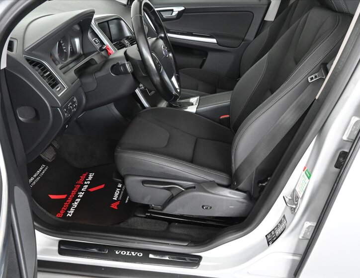 Volvo XC60 SUV / Terénní 2,4 l 133 kw