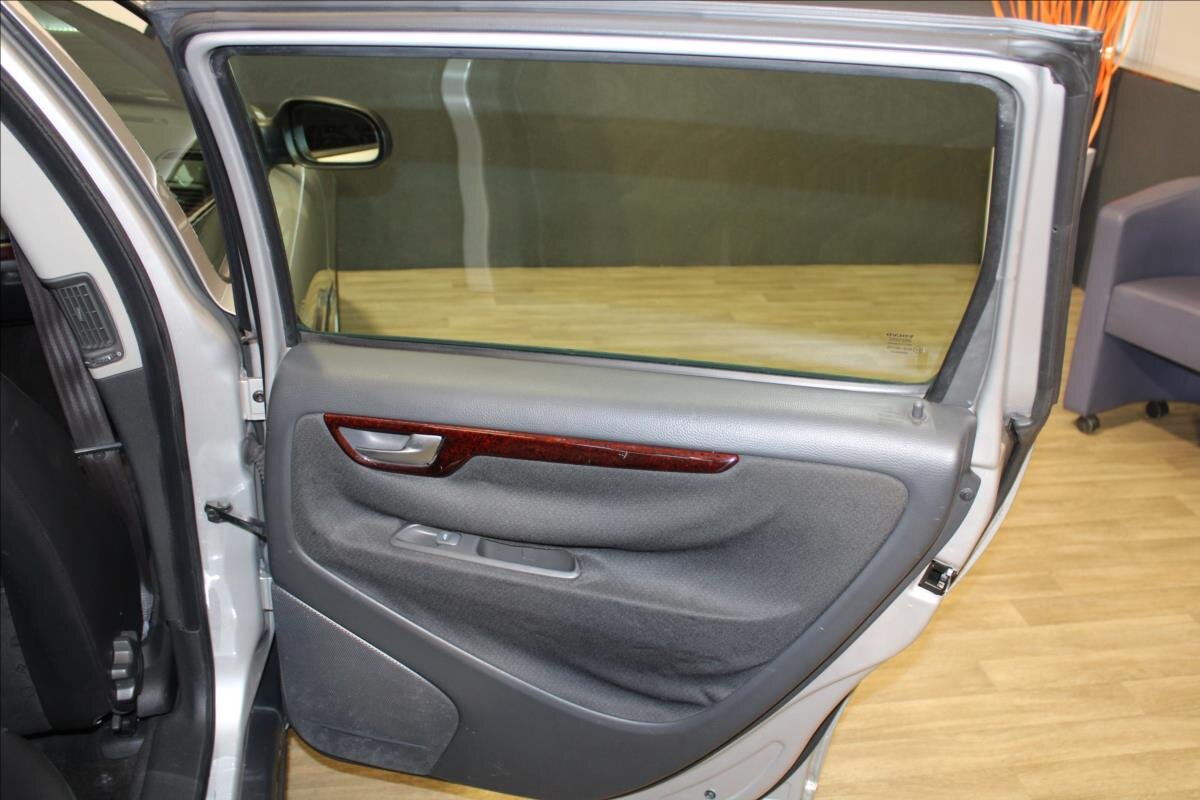 Volvo V70 Kombi 2,4 l 125 kw