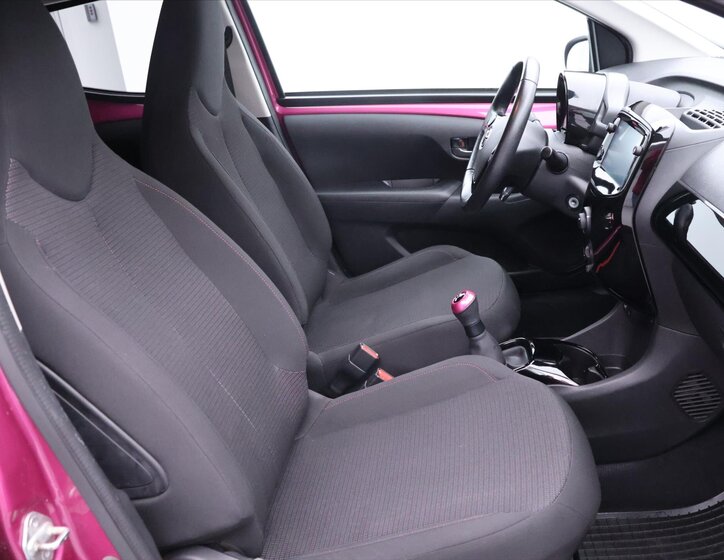 Toyota Aygo Hatchback 998,0 53 kw