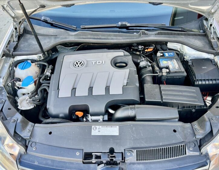 Volkswagen Golf Kombi 1,6 l 77 kw