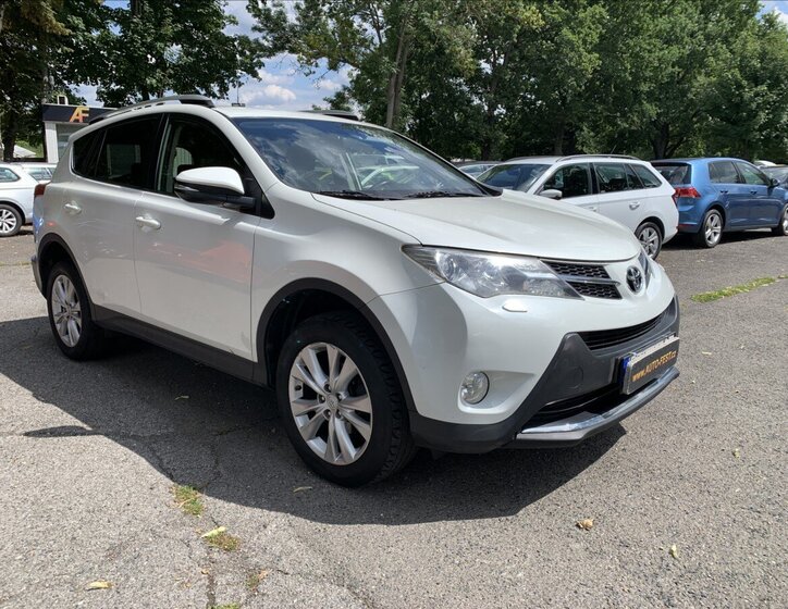 Toyota RAV4 SUV / Terénní 2,2 l 110 kw