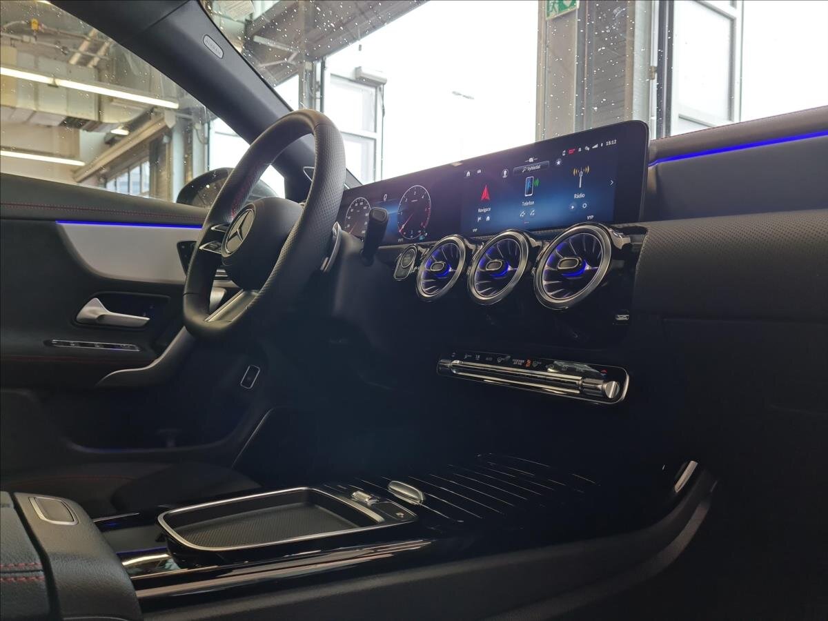 Mercedes-Benz CLA Sedan 2,0 l 110 kw