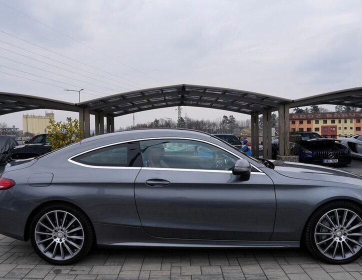 Mercedes-Benz Třídy C Kupé 2,1 l 150 kw
