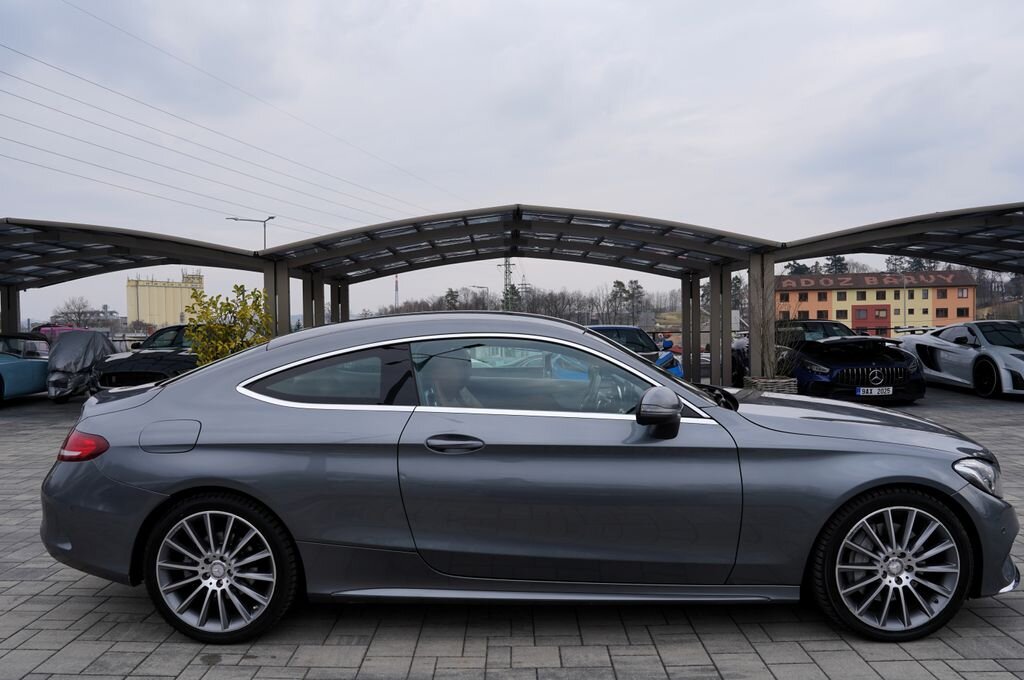 Mercedes-Benz Třídy C Kupé 2,1 l 150 kw