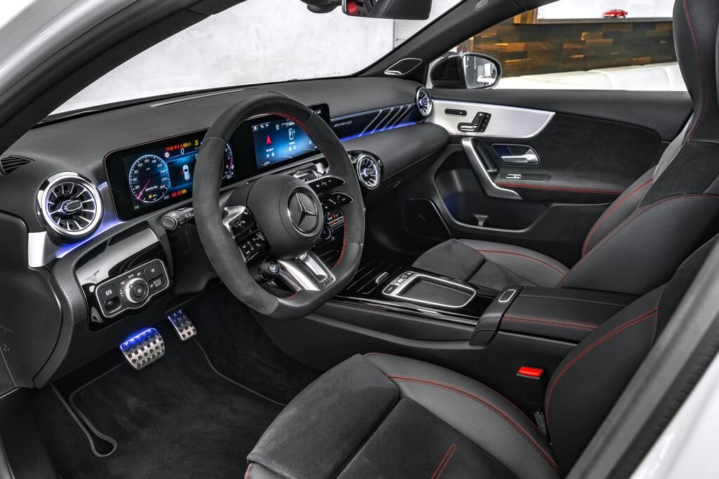 Mercedes-Benz Třídy A Hatchback 2,0 l 310 kw