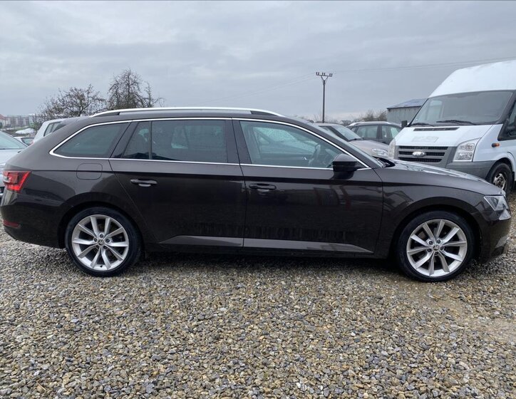 Škoda Superb Kombi 2,0 l 140 kw