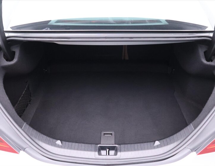 Mercedes-Benz CLA Sedan / Limuzína 2,0 l 280 kw