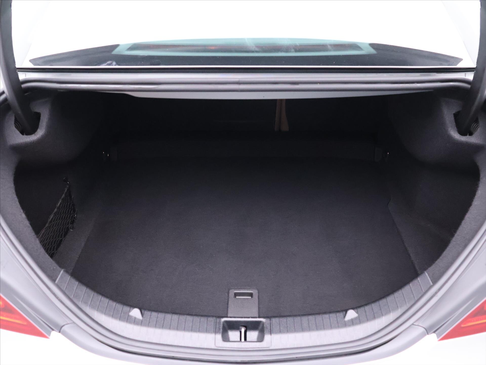 Mercedes-Benz CLA Sedan / Limuzína 2,0 l 280 kw