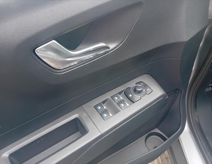 Ford Tourneo Courier MPV 999,0 92 kw