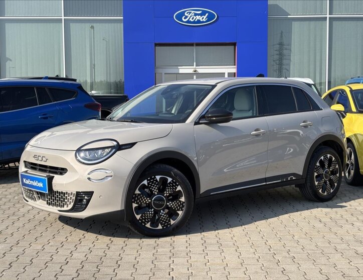 Fiat 600 SUV / Terénní 1,2 l 100 kw