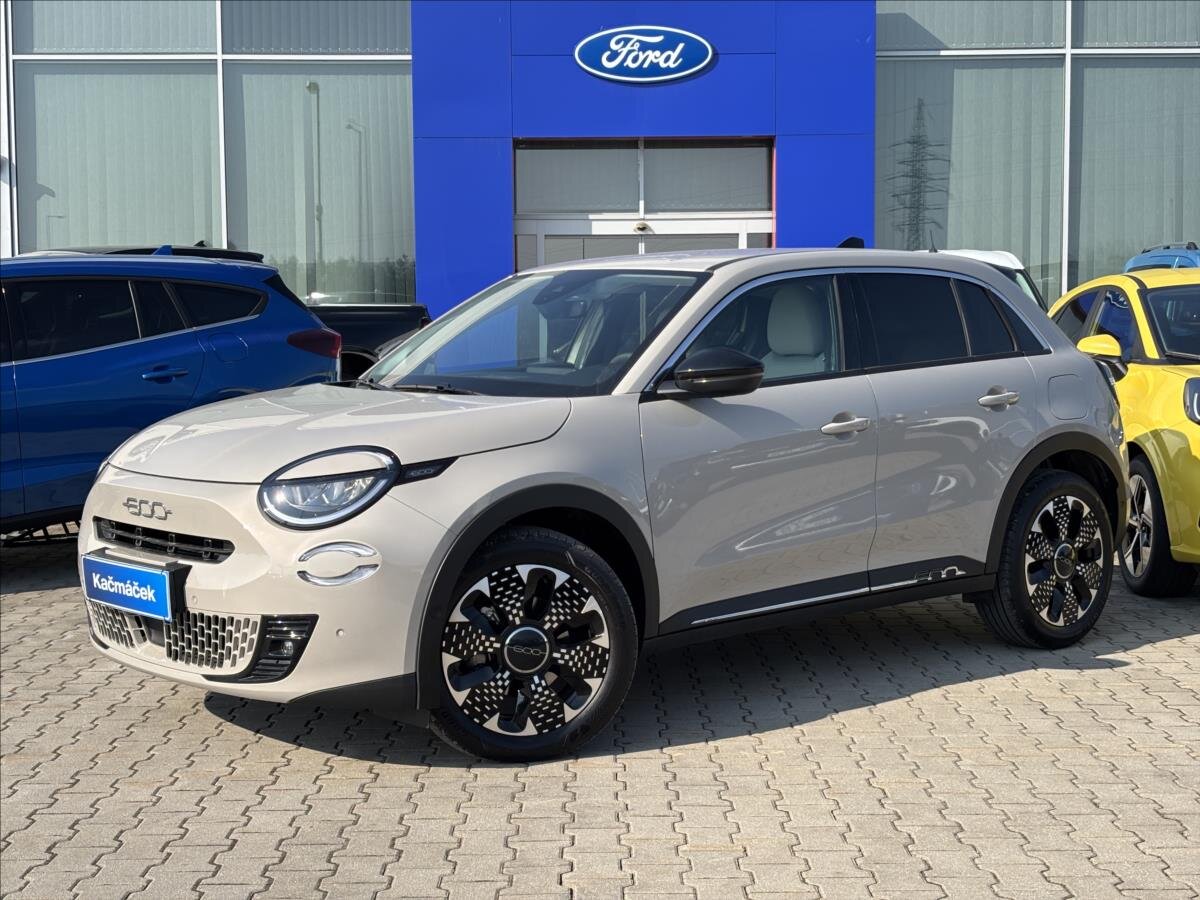 Fiat 600 SUV / Terénní 1,2 l 100 kw