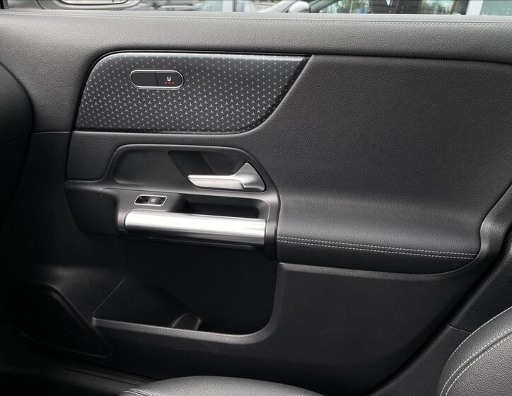 Mercedes-Benz GLA 19