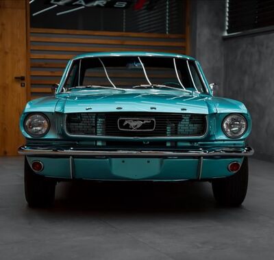 Ford Mustang 4