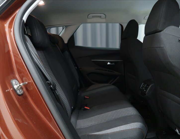 Peugeot 3008 MPV 1,2 l 96 kw