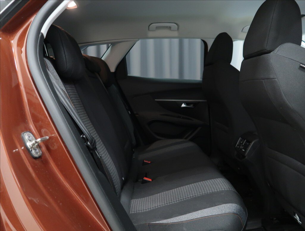 Peugeot 3008 MPV 1,2 l 96 kw