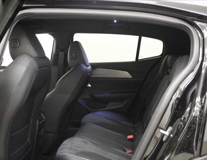 Peugeot 408 Liftback 1,6 l 165 kw