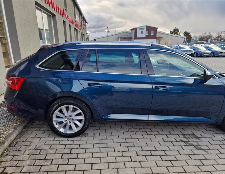 Škoda Superb Kombi 2,0 l 147 kw