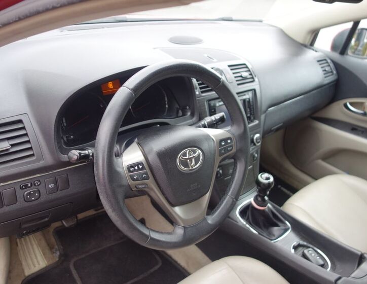 Toyota Avensis 21
