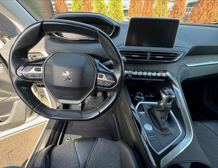 Peugeot 5008 SUV / Terénní 2,0 l 110 kw