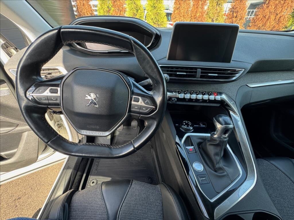 Peugeot 5008 SUV / Terénní 2,0 l 110 kw