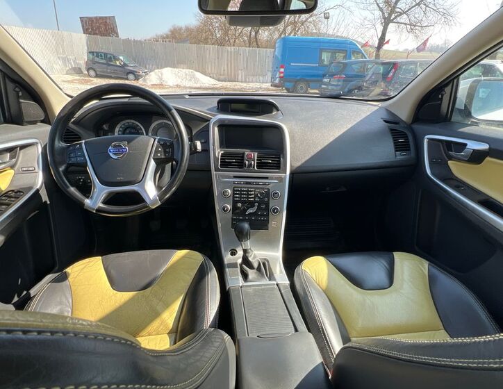 Volvo XC60 8