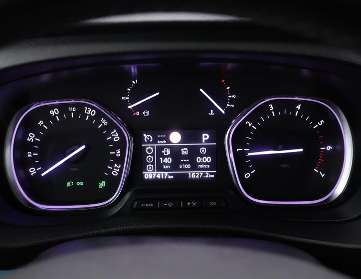 Peugeot Traveller 16