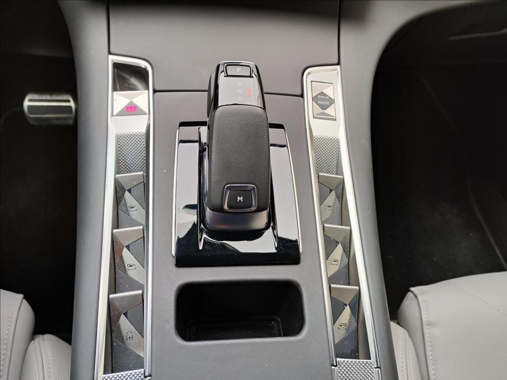 DS Automobiles DS7 Crossback SUV / Terénní 1,6 l 133 kw