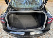 Tesla Model 3 Sedan / Limuzína 0,0 239 kw