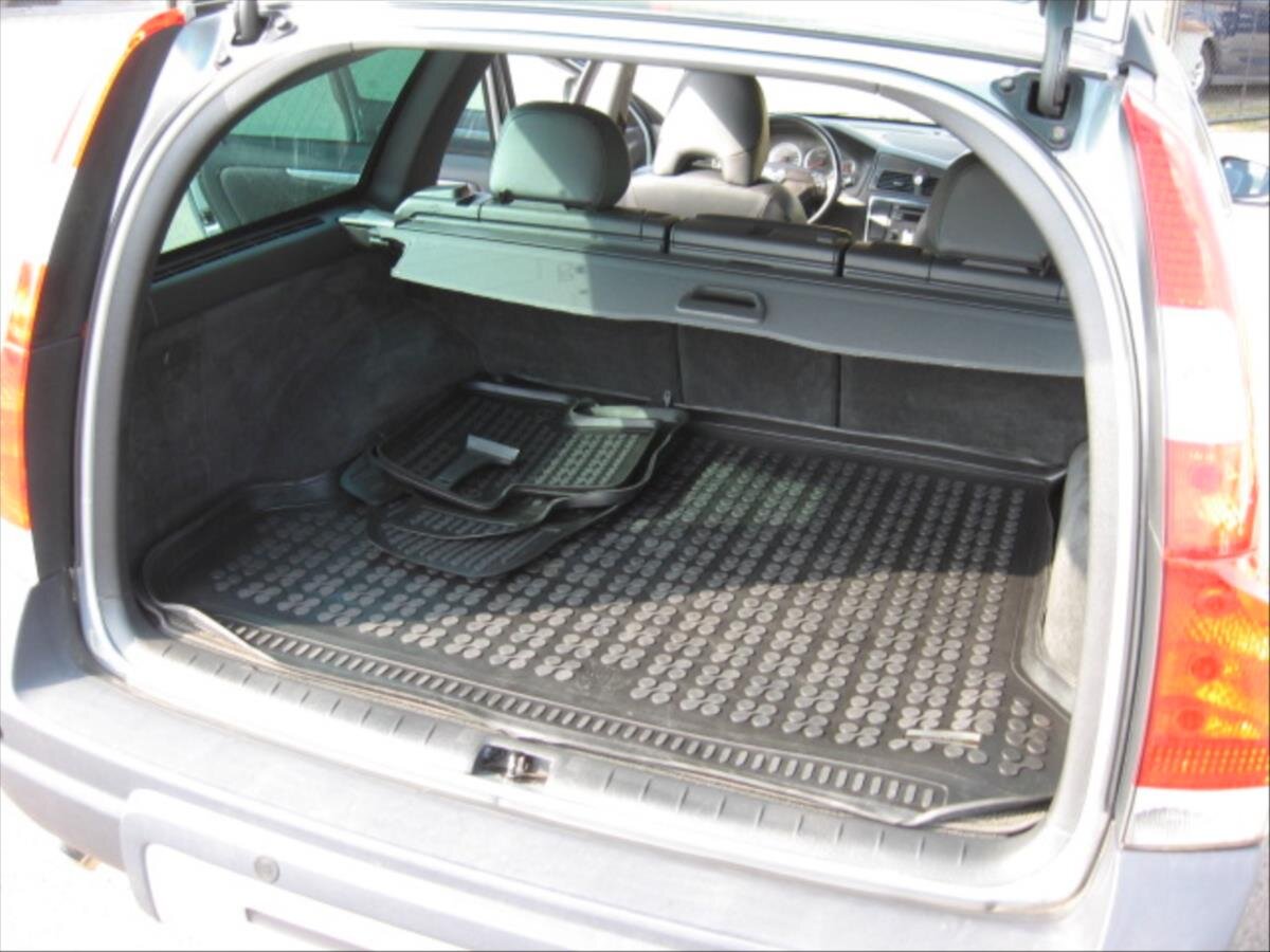 Volvo XC70 Kombi 2,4 l 136 kw