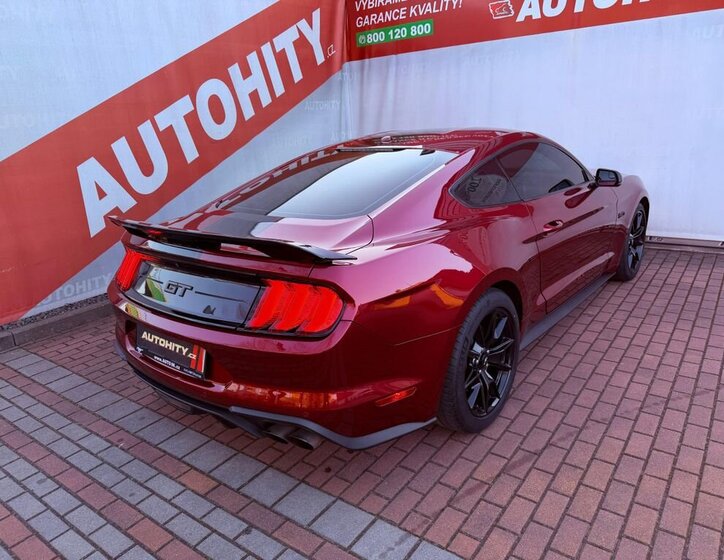 Ford Mustang Kupé 5,0 l 331 kw