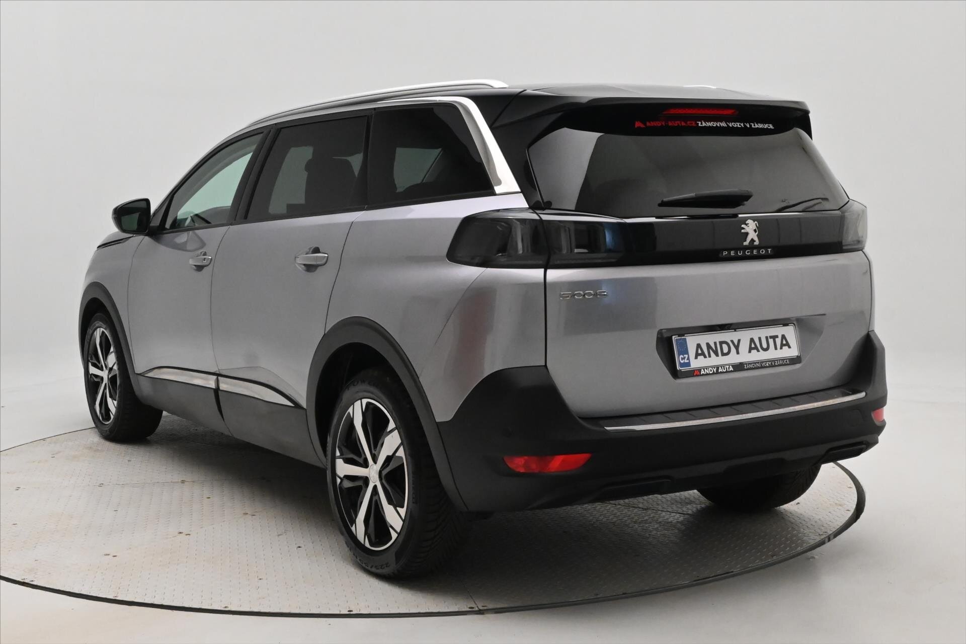 Peugeot 5008 SUV / Terénní 1,5 l 96 kw