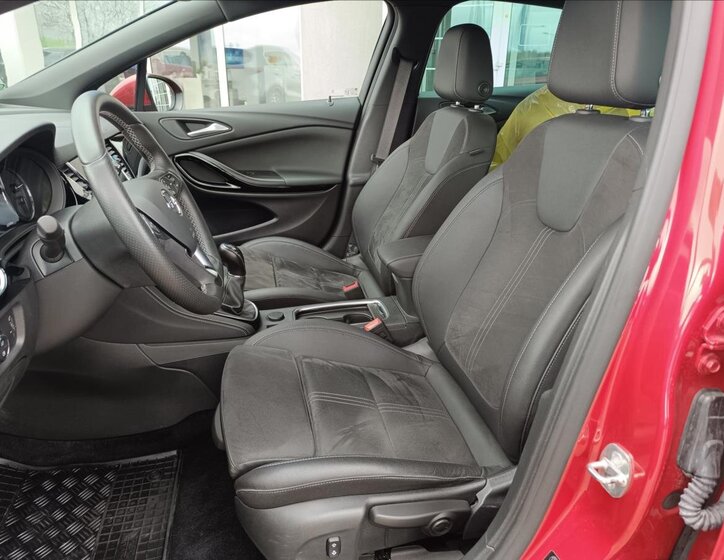 Opel Astra Hatchback 1,2 l 96 kw