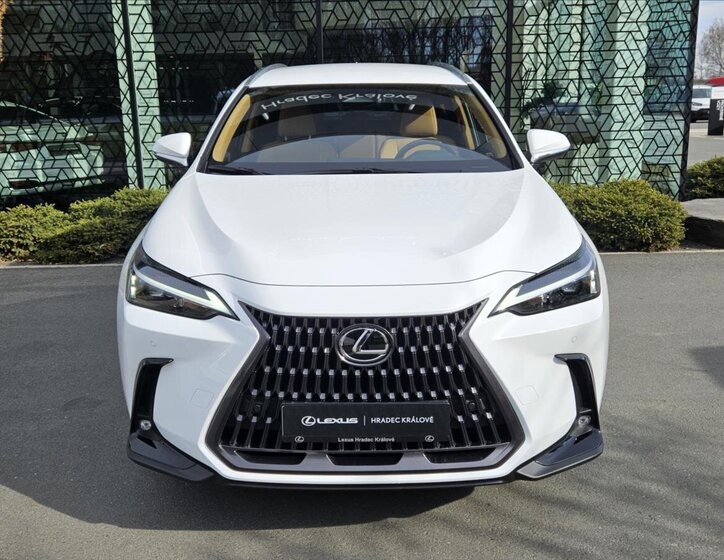Lexus NX 350h SUV / Terénní 2,5 l 147 kw
