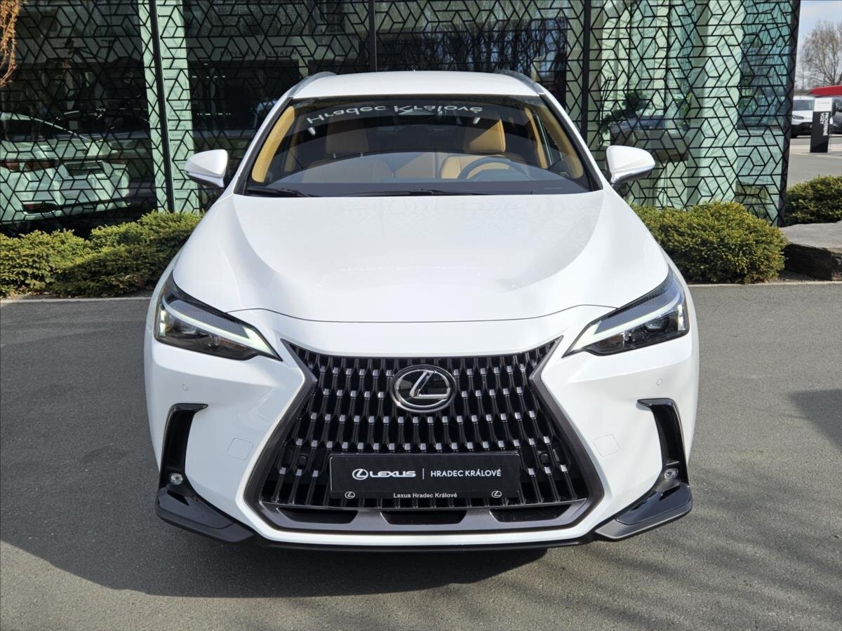 Lexus NX 350h SUV / Terénní 2,5 l 147 kw