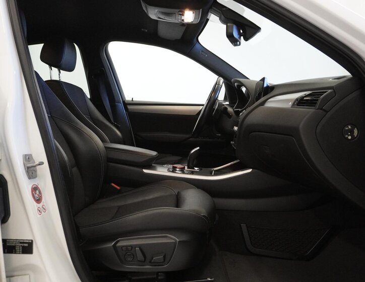 BMW X4 SUV / Terénní 3,0 l 230 kw