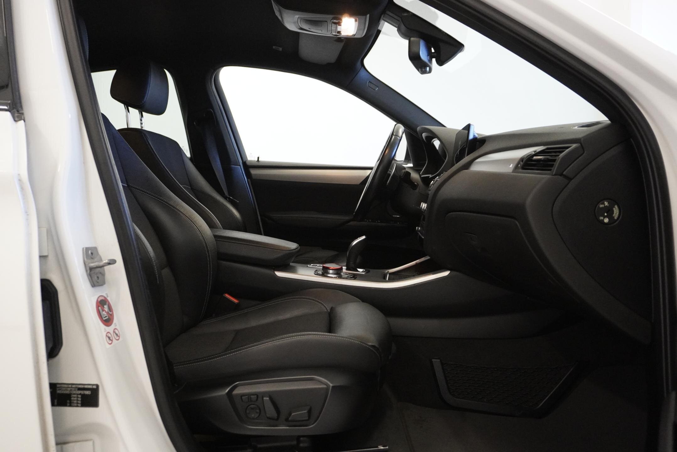 BMW X4 SUV / Terénní 3,0 l 230 kw