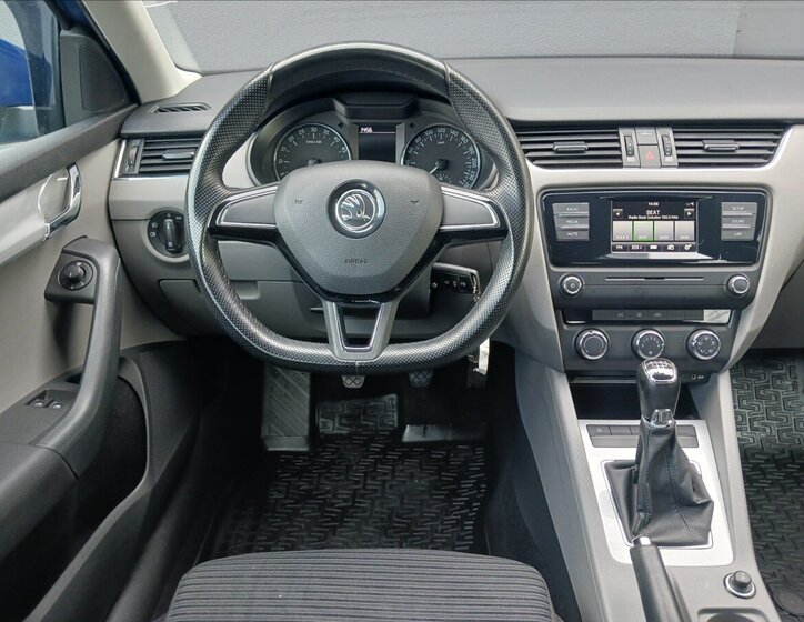 Škoda Octavia Sedan / Limuzína 1,6 l 77 kw