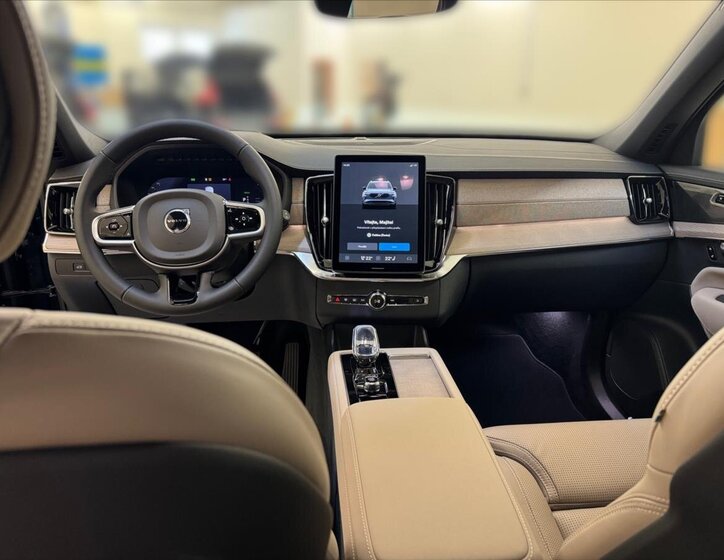 Volvo XC90 SUV 2,0 l 335 kw