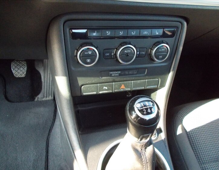 Volkswagen Beetle Hatchback 1,2 l 77 kw