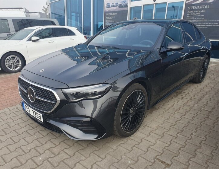 Mercedes-Benz Třídy E Sedan / Limuzína 2,0 l 145 kw