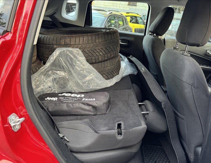 Jeep Compass SUV / Terénní 1,4 l 103 kw