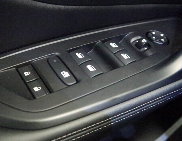 Peugeot 308 Hatchback 1,2 l 96 kw